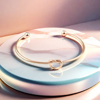 Bracelet jonc ouvert minimaliste en forme de cœur pour femme, bijoux unisexe en acier inoxydable plaqué or 18 carats/plaqué argent, tendance
