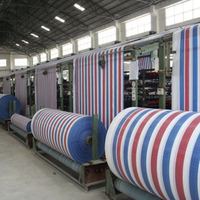Fabrication de bâche PE en tissu à rayures de couleur