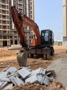 Excavatrice sur pneus Hitachi EX100 d'occasion de 10 tonnes, faible nombre d'heures de travail, certifiée CE, godet Kubota, brise-roche à attache rapide, Daewoo - Product Image 4