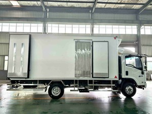 ISUZU KV600 Heavy-Duty Diesel Cold Chain Transport Thermo King Euro 5 Congelador comercial Manual Nuevo <span class=keywords><strong>camión</strong></span> refrigerado - Product Image 3