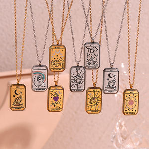 Y126 Vente en gros Collier <span class=keywords><strong>De</strong></span> Acero Inoxidable PVD 18k Plaqué or La Luna Carré Émail Tarot Carte Pendentif Bijoux <span class=keywords><strong>de</strong></span> mode Colliers - Product Image 2