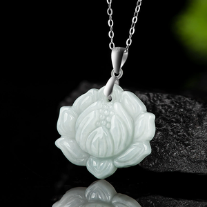 Pendentif lotus en jade naturel du Myanmar, serti d'argent S925, collier de bijoux en jade de qualité glacée pour femmes - Product Image 3