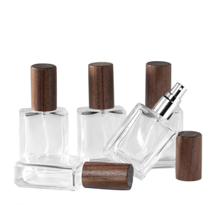 Venta al por Mayor de Botellas de Perfume de Vidrio Cuadradas Planas Recargables Vacías Portátiles de 30 ml y 50 ml Personalizadas - Product Image 1