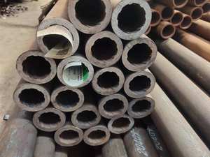 ท่อเหล็กกล้าไร้สนิมรีดร้อน304 <span class=keywords><strong>ASTM</strong></span> & EN 4301กลมไร้รอยต่อพร้อมร่องและลูกกลิ้งขอบมาตรฐาน ANSI - Product Image 3