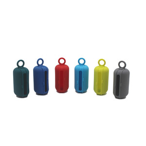 Soporte de silicona para bolsas de caca de Mascota, accesorio personalizado con forma de monedero con gancho de Metal, dispensador de caca de perro, fácil de acoplar a mochila y correa - Product Image 3