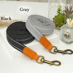 신제품 <span class=keywords><strong>2026</strong></span> 맞춤형 6.5피트 소프트 헤비듀티 반사견 훈련용 리드 내구성 있는 나일론 ID 가죽 태그 포함 야간 안전 코튼 웨빙 - Product Image 2