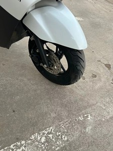 <span class=keywords><strong>Scooter</strong></span> d'occasion <span class=keywords><strong>Yamaha</strong></span> Jago <span class=keywords><strong>125cc</strong></span> à injection électronique avec accélérateur à pédale, haute efficacité énergétique et facile à utiliser - Product Image 2