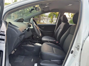 <span class=keywords><strong>Toyota</strong></span> <span class=keywords><strong>Yaris</strong></span> 1.6G NA <span class=keywords><strong>2011</strong></span> de Segunda Mano, Confiable, en Estado Deportivo, con ABS, EBD, Asistencia de Frenado, Fácil de Estacionar, Hatchback Urbano - Product Image 4