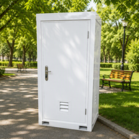 Toilettes portables préfabriquées en panneaux sandwich à structure en acier durable, design moderne, écologiques, pour camping extérieur, faciles à installer