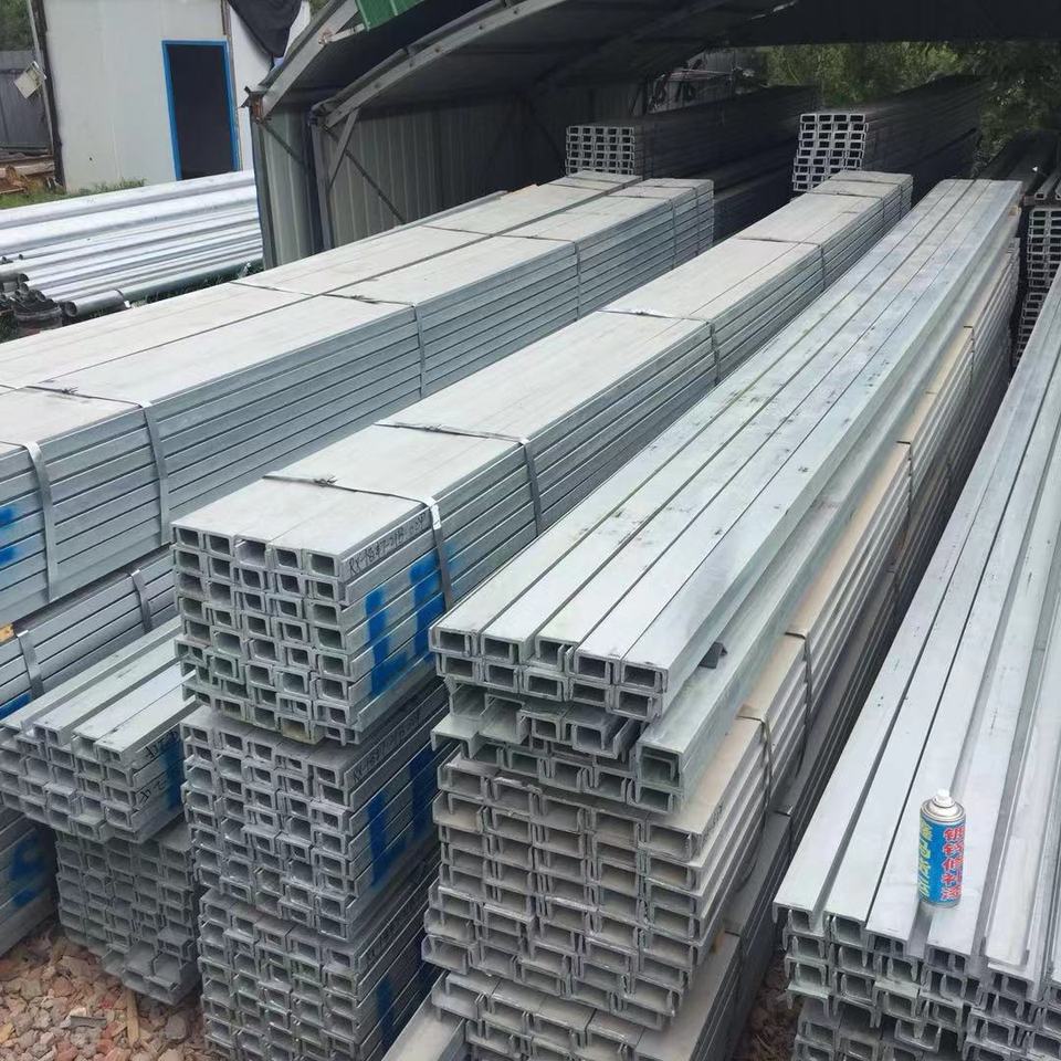 C 6×8.2 channel beam