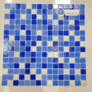 <span class=keywords><strong>Di</strong></span> alta qualità bagliore scintillante blu in forma quadrata scura Chip perla Villa incandescente piscina <span class=keywords><strong>mosaico</strong></span> <span class=keywords><strong>di</strong></span> piastrelle <span class=keywords><strong>di</strong></span> <span class=keywords><strong>vetro</strong></span> - Product Image 1