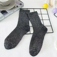 Chaussettes Slouch Tricotées Scintillantes pour Femmes – Dorées et Argentées Métallisées, Respirantes et Tendance pour l'Automne