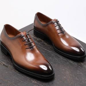 Nuevos Zapatos de Cuero Casuales de Negocios para Hombre, Hechos a Medida, Más Vendidos, Impermeables, con Suela de Goma Gruesa, Acabado Patentado, Cierre con Cordones - Product Image 5