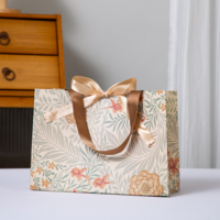 Sacs en papier personnalisés pour boutiques, écologiques, avec logo sur mesure, impression personnalisée, sacs cadeaux avec poignées en ruban
