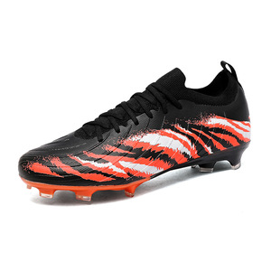 Scarpe da Calcio Unisex X-Quality 2026 Nuovo Modello Universale Mid-top con Tacchetti <span class=keywords><strong>in</strong></span> Metallo e Suola <span class=keywords><strong>in</strong></span> Gomma Modello JX810 Cinder Fields Direct - Product Image 4