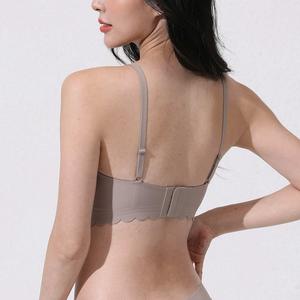 ODM Nouveau Vente en Gros de soutien-gorge pour femmes col en V soutien-gorge mince invisible soutien souple Push up rembourré sans fil Bralette - Product Image 4