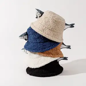 Topi nelayan rambut domba ikan garam pria dan wanita baru musim gugur dan musim dingin kartun lucu hangat mode topi ember hewan lucu