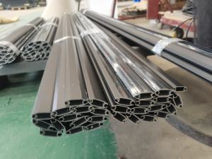 <span class=keywords><strong>Volet</strong></span> <span class=keywords><strong>roulant</strong></span> automatique en aluminium pour porte <span class=keywords><strong>Volet</strong></span> <span class=keywords><strong>roulant</strong></span> transparent avec boîte supérieure avec télécommande <span class=keywords><strong>Prix</strong></span> d'usine de haute qualité - Product Image 6