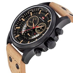 Montre robuste de style pilote pour homme, chronographe, boîtier noir, index dorés, bracelet en cuir - Product Image 2