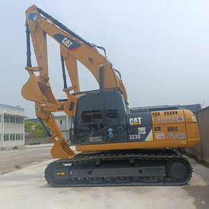 Excavadora de cadenas usada de 23 toneladas, modelo 323D 2022, con componentes hidráulicos Kawasaki y capacidad de cazo de excavación de 1.15m - Product Image 1