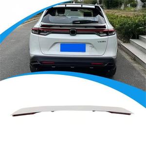 Alerón Trasero Clásico para Automóviles, Alerones Traseros Universales para Automóviles para HONDA <span class=keywords><strong>HRV</strong></span> <span class=keywords><strong>2023</strong></span>, Alerón Superior Trasero para Automóvil con Patrón de Fibra de Carbono Negro - Product Image 1