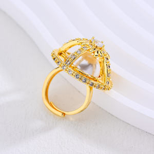 Bague en laiton plaqué or 14 carats de haute qualité et bague de planète en zircone de luxe de <span class=keywords><strong>Netflix</strong></span> pour la conception de bijoux originaux - Product Image 2