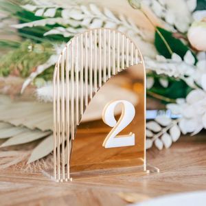 Numéros de table personnalisés en acrylique miroir pour centres de table de mariage - Product Image 4