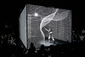 Hạt tiêu trong suốt 1.5x2mm cho hiệu ứng hình ba chiều 3D quy mô lớn. - Product Image 4