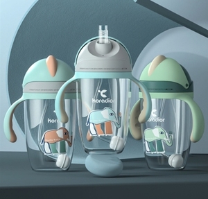 Biberón de alimentación de bebé con patrón de dibujos animados de PP y silicona portátil 2024 con asas cómodas para niños pequeños 300ml de flujo lento - Product Image 6