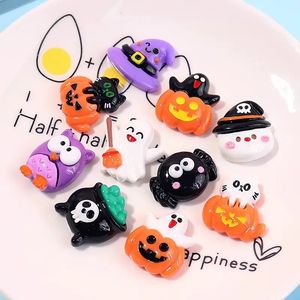 CHENXI Vente en gros 100 pièces Breloques en résine de dessin animé d'Halloween, Cabochons araignée noire à dos plat, pour remplissage de slime et loisirs créatifs - Product Image 3