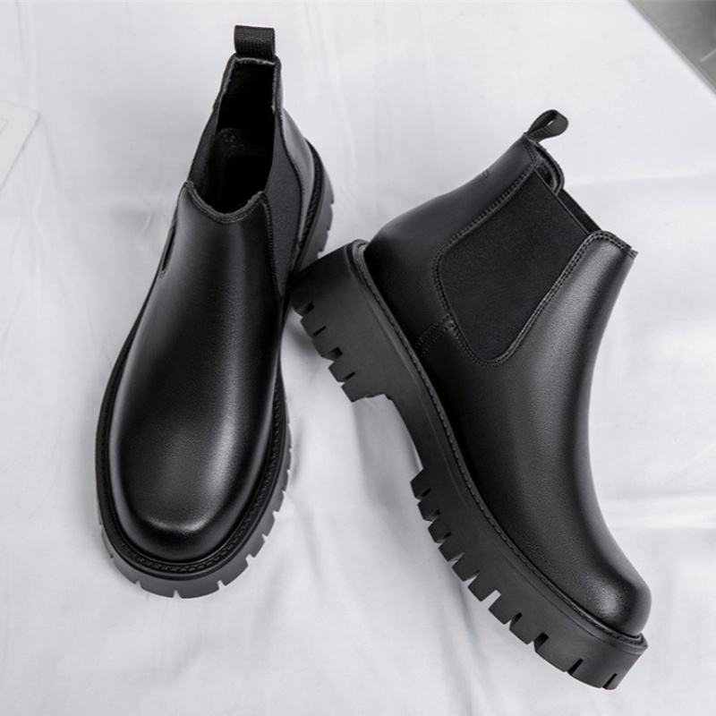 Black plush height-increasing