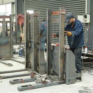 नई स्टील मेटल वैन वेयरहाउस 'फुल इलेक्ट्रिक सेल्फ लिफ्टिंग लोडिंग स्टेकर कार 1000 किलोग्राम क्षमता 1300 मिमी 1500 मिमी उठाने की ऊंचाई - Product Image 6