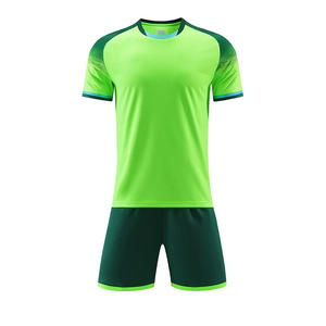 Uniformes de Fútbol OEM Transpirables de Manga Corta Sublimados, Jersey Profesional Vintage que Absorbe la Humedad - Product Image 4
