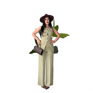Ensemble tailleur sans manches vert olive pour femme avec détails boutonnés, pantalon long élégant en crêpe et gilet, coupe classique, idéal pour le printemps - Product Image 1