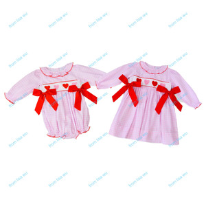 Abiti per Bambine con Colletto Arricciato in Vichy Rosa Personalizzati per San Valentino, Maniche Lunghe Primaverili con Fiocco <span class=keywords><strong>Laterale</strong></span> - Product Image 2