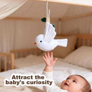 Vente en gros d'usine de hochets pour berceaux de bébé, carillons de chevet, clochettes de poussette, jouets de voiture, suspendoirs pour lits et berceaux - Product Image 2