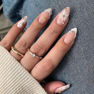 <span class=keywords><strong>Uñas</strong></span> Postizas de Lujo <span class=keywords><strong>con</strong></span> Punta Francesa en Forma de Almendra, Flor 3D <span class=keywords><strong>con</strong></span> Perla Dorada, <span class=keywords><strong>Uñas</strong></span> Postizas Reutilizables de ABS <span class=keywords><strong>Color</strong></span> <span class=keywords><strong>Nude</strong></span>, Arte de <span class=keywords><strong>Uñas</strong></span> Hecho a Mano, 24 Piezas - Product Image 2