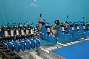 Máquina de corte de madera CNC automática, sierra de viga computarizada, sierra de mesa horizontal para la industria del mueble - Product Image 5