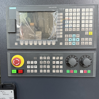 Mesin penggilingan CNC 3-sumbu efisiensi tinggi untuk pemrosesan mekanis, pusat mesin vertikal CNC XK7136 XH7136