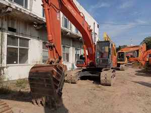 สภาพการทำงานดี รถขุดมือสองของแท้จากญี่ปุ่น ฮิตาชิ ZX200 - Product Image 4