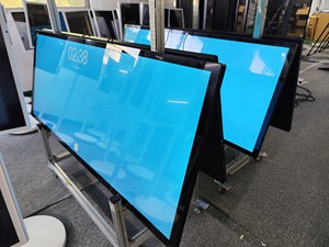 Veto 64 70 Pulgadas Pantalla Táctil Tipo A, Señalización Digital y Pantalla Completa, Reproductor de Publicidad LCD 4K UHD, LCD Portátil - Product Image 6