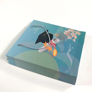 Sacs en papier imprimés personnalisés avec logo pour centre commercial Emballage avec poignées Sacs en papier personnalisés - Product Image 5