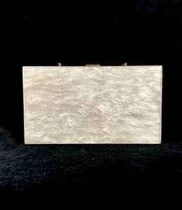 Elegante Bolso de Mano Tipo Clutch de Resina para Mujer con Diseño Único, Material Resistente y Patrones Coloridos - Product Image 6