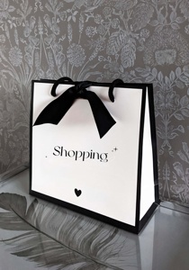 Sacs cadeaux pliables personnalisés avec logo pour vêtements et chaussures, avec poignée en corde, sacs shopping en papier premium pour le transport de bijoux - Product Image 3