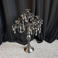 Petit chandelier à 5 bras en perles acryliques noires pour centre de table