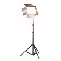 Nouvelle lampe vidéo LED carrée plate de 10 pouces 2700K-6500K avec 4 volets coupe-flux et trépied de 2,1 m pour studio photo