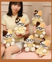 Mignonne Peluche Chat Calico aux Yeux de Pudding, Compagnon Félin en Salopette, Poupée Chaton Ornementale, Polyester Coton PP