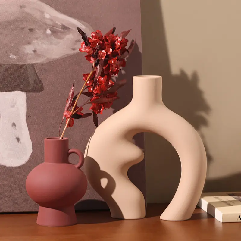 2024 sıcak İskandinav soyut Ins sanat yaratıcı düzensiz şekil seramik vazo