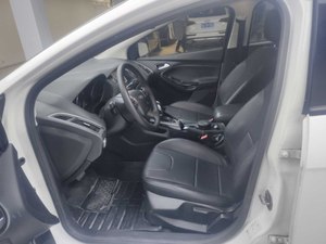 Venta al por mayor Usado 2015 Ford Focus SUV Moda 1.6L Dirección automática a la derecha FWD Drive <span class=keywords><strong>Caja</strong></span> <span class=keywords><strong>de</strong></span> cambios manual Color interior oscuro - Product Image 4