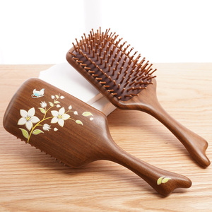 Meilleure Vente : Peigne à Cheveux en Bois Massif Naturel, Personnalisable avec Logo Privé, Idéal pour Démêler en Douceur, Utilisation en Salon et Spa - Product Image 1